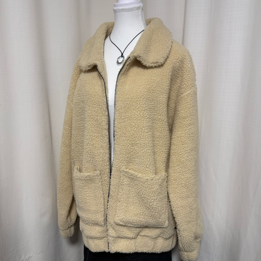MNY Cozy Tan Sherpa Jacket - Picture 2 of 6